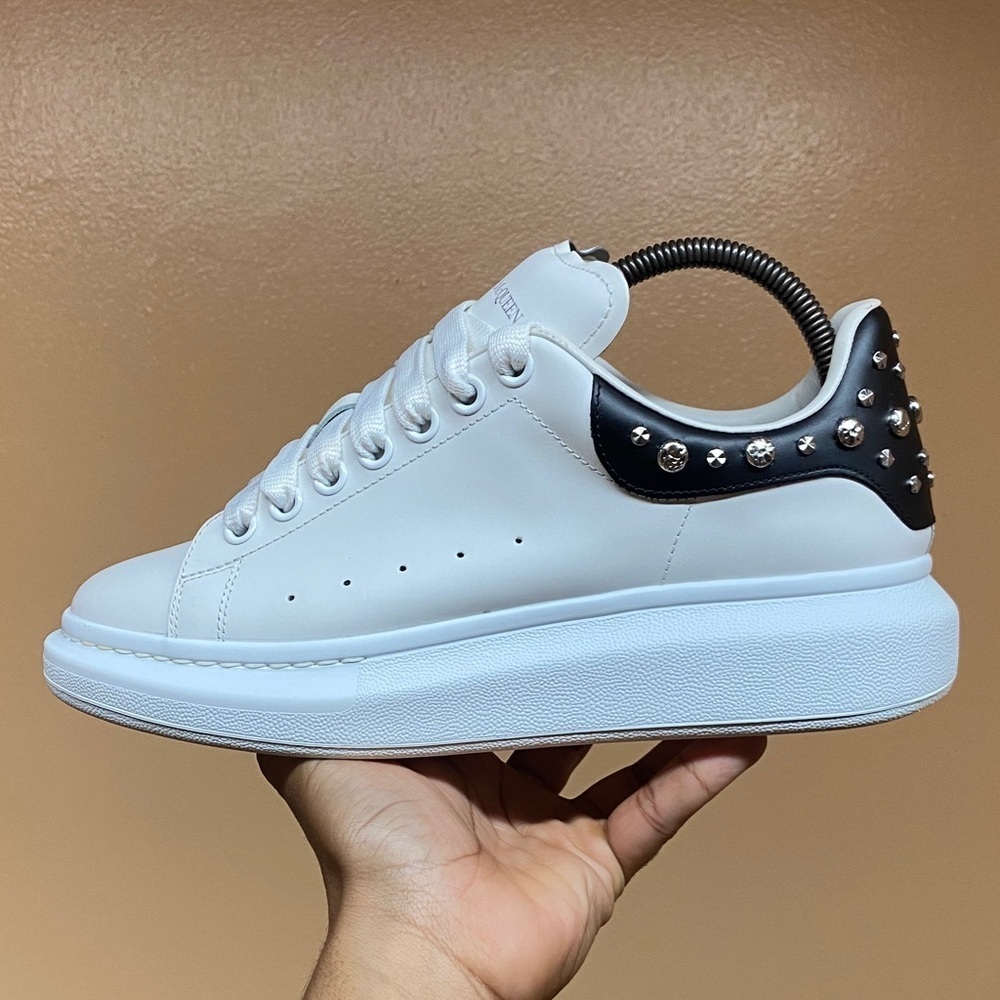 Alexander McQueen Oversized Sneakers “White Studd” EU 40 Women’s Size 10 - Picture 6 of 17
